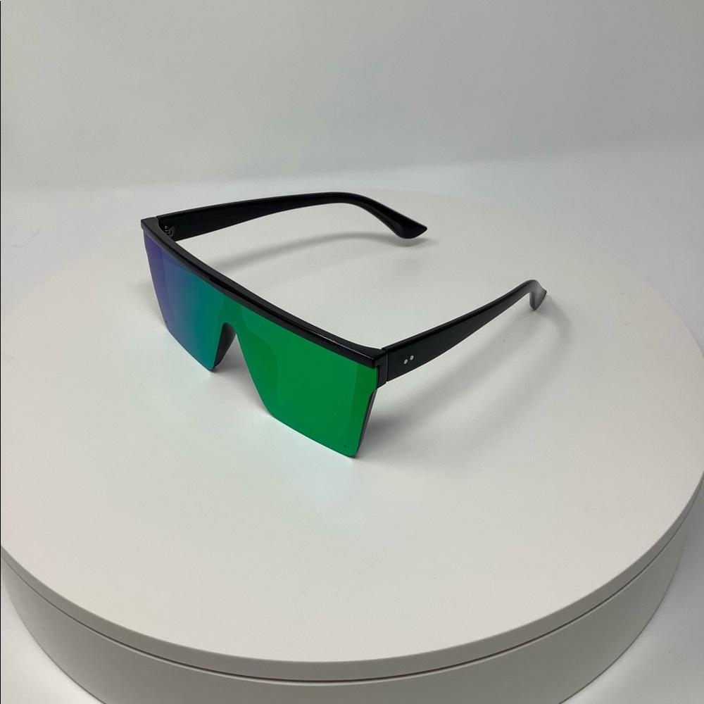 ALASKA GREEN OMBRÉ FASHION SUNGLASSES